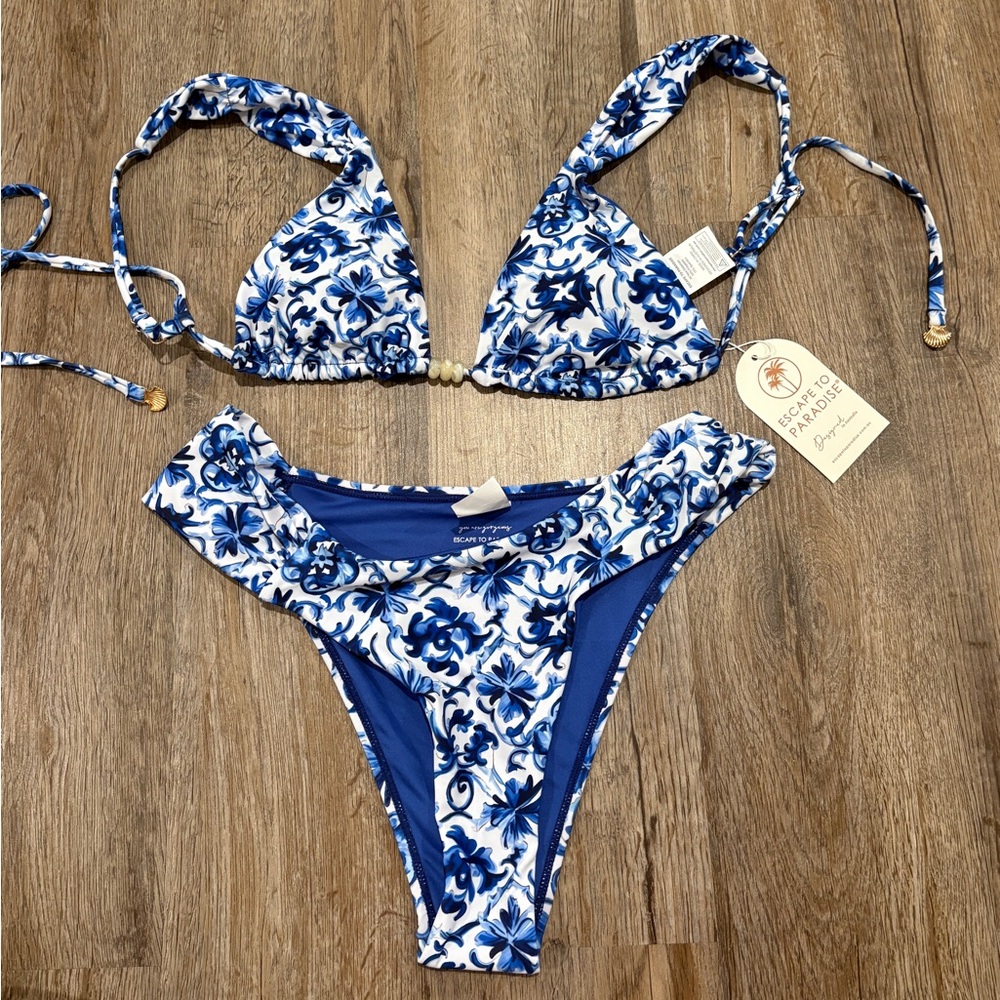 Escape to Paradise Blue and White Floral Swimwear Bikini Small